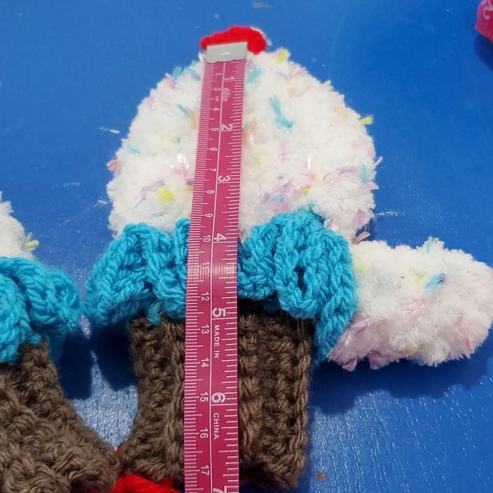 Handmade Crochet White and Turquoise Cupcake Mittens Size Toddler NWOT